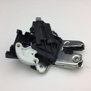 ตัวกระตุ้นล็อคประตูออดี้ รุ่น 4F5827505D แรงดันไฟฟ้า 12V แบบกดปุ่ม สำหรับ A6L Sagitar Magotan CC B7 - Product Image 1