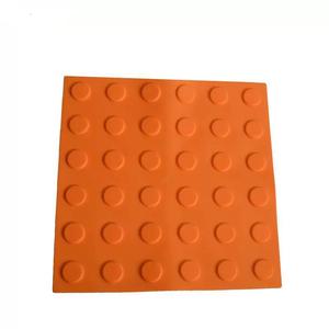 Ladrillos de Pavimento Táctiles de PVC de 30 cm con Superficie Antideslizante en Relieve para Uso Direccional para Personas Ciegas - Product Image 2