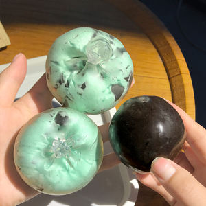Juguete Antiestrés de TPR con Forma de Bola de Chocolate Negro Crujiente de Menta de 6 cm, Hecho a Mano, Regalo Creativo para Niños y Adultos - Product Image 4