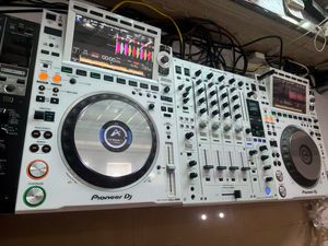 Set Completo <span class=keywords><strong>Pioneer</strong></span> <span class=keywords><strong>DJ</strong></span> CDJ-<span class=keywords><strong>3000</strong></span>-W Edición Limitada Blanca + DJM-900NXS2 Edición Limitada Blanca - Product Image 2