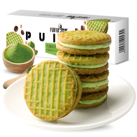 Vente chaude 85g croustillant yaourt Matcha crème Sandwich gaufrettes dur doux Biscuit décontracté après-midi thé Snack boîte doux roulant