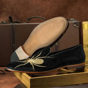 Chaussures légères à bout ouvert pour hommes en cuir véritable avec détails en pompons, dernières tendances de l'automne, pour les mariages, les banquets, les occasions professionnelles et les occasions de mode - Product Image 3