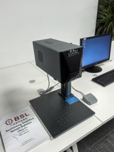 LY 电脑版迷你台式光纤激光打标机铭牌打标机和雕刻机 20W - Product Image 3