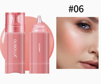 Fard à joues liquide et rouge à lèvres, rouge à lèvres mat multifonctionnel et fard à paupières en stock. Effet de maquillage longue durée