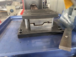 Baja galvanis rol profil baja penutup pintu profil baja <span class=keywords><strong>Shutter</strong></span> bawah Roll membentuk mesin dengan gergaji Stop pemotongan - Product Image 6