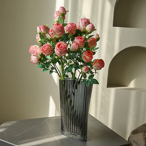 ดอกกุหลาบไหมห้าหัว ยี่ห้อ Yihua Floral Art ขนาด 95 ซม. ขอบไหมไหมสีไหม้สไตล์เรโทรโรแมนติก ดอกไม้ประดิษฐ์สำหรับตกแต่งบ้านและงานแต่งงาน - Product Image 3