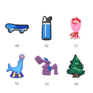 Vente en gros en vrac Pvc 2d mignon logo personnalisé accessoires mode unique sport bricolage chaussures breloques - Product Image 1