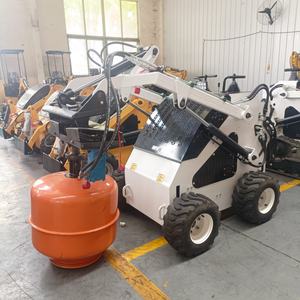 Compacte Mini Schranklader Opzetstukken: Sleuf, Betonmixer, Sneeuwblazer, Log Splitter, Hi-Flow - Product Image 2