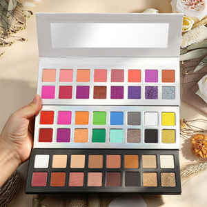 <span class=keywords><strong>Paleta</strong></span> de Sombras de Ojos de 22 mm con Logotipo Personalizado al por Mayor, <span class=keywords><strong>Paleta</strong></span> de Sombras de Ojos de Lujo, Maquillaje Metálico Mate Brillante, <span class=keywords><strong>Paleta</strong></span> de Sombras de Ojos de 16 Colores - Product Image 4