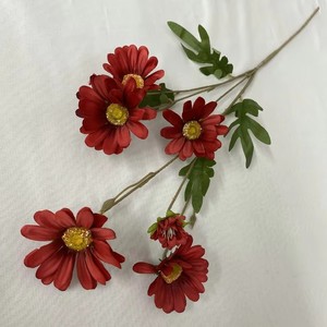 ดอกไม้ประดิษฐ์หลากชนิด LO-664 ขายส่ง ดอกไม้สีแดงเบอ<span class=keywords><strong>ร</strong></span>์กันดีเสมือนจริง ทำจากผ้าไหม สำหรับตกแต่งงานแต่งงานและงานปา<span class=keywords><strong>ร</strong></span>์ตี้ - Product Image 5