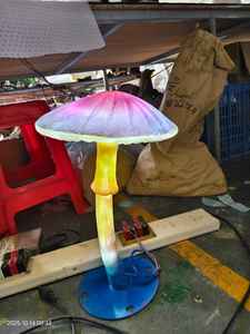 Lámpara LED Impermeable con Diseño de Hongo Familiar de Cinco Luces, Motivo Luminoso de FRP para Decoración de Paisajes y Plazas (Venta al Por Mayor) - Product Image 1