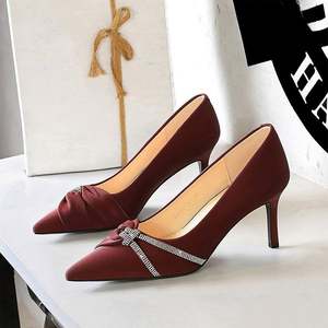 Bolsos de Noche con Forma de Corazón y Pedrería para Mujer, Bolso de Mano de Cristal Dorado para Fiesta de Graduación - Product Image 1