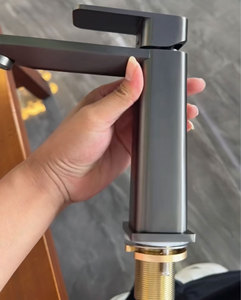 Nouveau <span class=keywords><strong>mitigeur</strong></span> chaud et froid en métal moderne robinet de <span class=keywords><strong>lavabo</strong></span> à levier unique robinet d'eau monté sur le pont robinet d'évier de salle de bain - Product Image 2