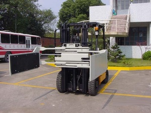 360 °   Pinza Multiusos Giratoria para Montacargas |   Manipulador Hidráulico Giratorio para Apilar Bloques, Pacas y en Obras de Construcción - Product Image 1