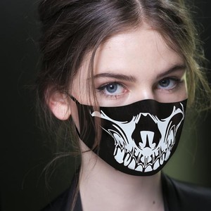 Masque en polycoton imprimé avec logo personnalisé pour Halloween, masque anti-poussière pour adultes - Product Image 4