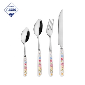 <span class=keywords><strong>Mid</strong></span>-<span class=keywords><strong>EAST</strong></span> thị trường New Arrival Bạc dao kéo Bộ quà tặng với gốm xử lý tùy chỉnh <span class=keywords><strong>Flatware</strong></span> đồ dùng muỗng dao nĩa Túi PVC - Product Image 5