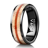 Bague en carbure de tungstène noir POYA 8 mm avec incrustation de bois de Koa fin et gravure laser personnalisée pour homme
