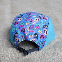 Casquettes de camping pour hommes de haute qualité, personnalisées avec logo en PVC, imprimées de dessins animés, à visière plate, 5 panneaux, style mode, pour l'extérieur