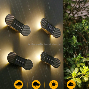 Lampes solaires étanches vers le haut et vers le bas Applique murale solaire à LED pour jardin, patio, <span class=keywords><strong>garage</strong></span>, <span class=keywords><strong>allée</strong></span> - Product Image 1