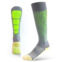 Chaussettes de football antidérapantes en usine en Chine Chaussettes de football pour hommes avec logo personnalisé Chaussettes de football de haute qualité au genou à haute compression et à longue adhérence