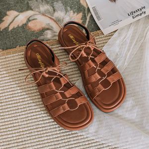 Sandalias Romanas de Playa para Mujer, Tallas Grandes, Verano 2026, Retro, con Tiras Cruzadas, Suela Gruesa y Plana - Product Image 4