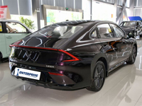 Saic Wuling Starlight PHEV 2024 Co-Creation 1.5L 106HP Sedán Compacto Híbrido Gasolina-Eléctrico CLTC1100 Volante a la Izquierda 2025 AWD Cuero