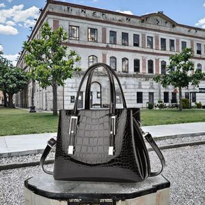 Bolsos de Mano de Diseñador de Lujo de Moda de Alta Calidad Directamente de Fábrica, Bolsos de Mano Tipo Clutch de Media Luna para Mujer - Product Image 2