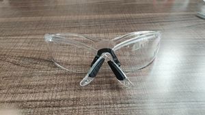 نظارات أمان مضادة للضباب معتمدة وفقًا لمعيار ANSI Z87.1 لعمال البناء، إطار بلاستيكي من البولي كربونات، نظارات واقية - Product Image 6