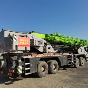 Grue mobile hydraulique à flèche télescopique ZoomLion ZTC500H d'occasion bien entretenue, capacité de levage de 50 tonnes, avec moteur - Product Image 1