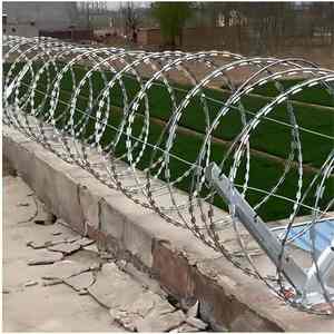 Hot Dipped Galvanized High Quality Iron <b>Wire</b> <b>Barbed</b> <b>Wire</b> Coil Concertina Razor Type Railway Use - Product Image 5
