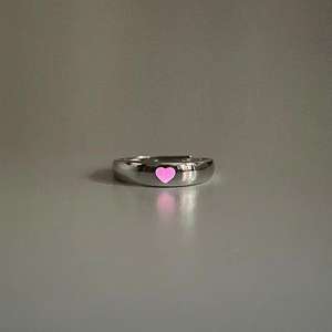 Cincin Pasangan Bercahaya Fashion Love Heart untuk Wanita Pria, Menyala dalam Gelap, Cincin Gaming Player 1/2, Cincin Jari yang Dapat Disesuaikan, Perhiasan Hadiah - Product Image 6