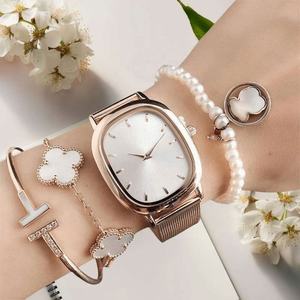 Reloj Minimalista para Hombre con Caja de Acero Inoxidable de 40 mm, Esfera de Cristal y Correa de Cocodrilo/Silicona - Product Image 4