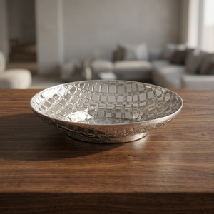 Plat décoratif rond en métal avec texture damier polie, style glamour fait main pour présentation de fête - Product Image 4
