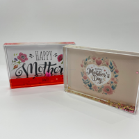 Cadre photo liquide en acrylique personnalisé pour la Fête des Mères avec figurine 3D flottante et paillettes à l'intérieur – Les meilleures boules en plastique pour maman au monde – Vente en gros