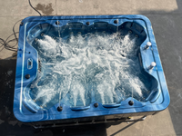 Bain de spa extérieur en acrylique pour 8 personnes, idéal pour villas et hôtels, avec panneau TV intelligent et chauffage à température constante, Foshan