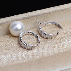 ต่างหูเงินแท้ S925 ประดับมุกและคริสตัล พร้อมฐานเปล่าสำหรับสั่งทำต่างหู - Product Image 5