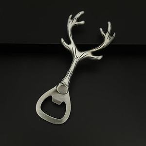 Abridor de Botellas con Forma de Asta de Ciervo Multicolor, Abridor de Cerveza Rústico de Aleación de Zinc para Decoración de Bar o Boda, Abridor de Botellas Plano con Forma de Cabeza de Ciervo - Product Image 4