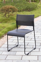 Échantillon gratuit Mobilier de bureau empilable et ergonomique en plastique pour ordinateur Chaise de conférence de visiteur d'événement de train pour salle de réunion