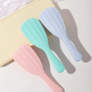 Outil de lavage des cheveux en matériau PP, couleur macaron, manche long, brosse à shampooing pour masser le cuir chevelu - Product Image 2