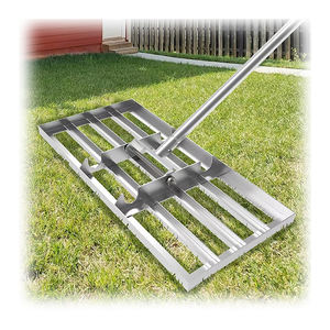 JH-Mech Outil de nivellement de pelouse Râteau de nivellement de pelouse en acier galvanisé multifonctionnel de 17 pouces pour cours de pelouse - Product Image 1