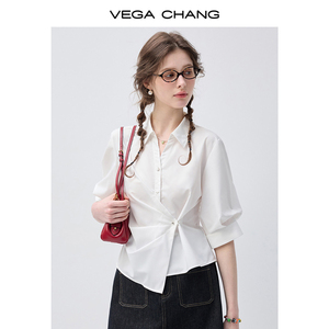 VEGA CHANG Blouse blanche à taille torsadée boutonnée pour femme avec col et manches courtes, haut ajusté décontracté, vente en gros - Product Image 4