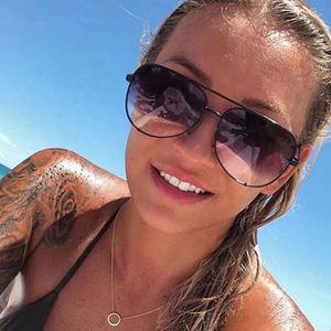 Lunettes de soleil ovales dégradées UV400 en alliage, style rétro vintage, personnalisables avec logo, pour hommes et femmes, collection 2021, vente chaude - Product Image 1