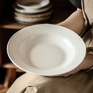 Tấm gốm trắng hiện đại và tối giản phù hợp để phục vụ tất cả các loại món ăn - Product Image 2