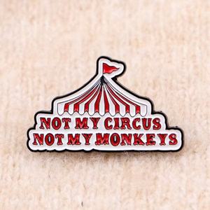 Pin Metálico de Aleación de Zinc con Diseño de Amor y Música, con Frase 'NOT MY CIRCUS' en Inglés, Accesorio de Ropa con Temática de Halloween - Product Image 3