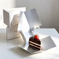 Boîte d'emballage jetable triangulaire pour portions de gâteau avec couvercle transparent pour mousses, lasagnes, desserts, usage en boulangerie et logo personnalisé