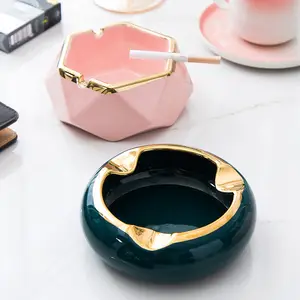 2021创意多功能瓷器批发粉色和深绿色心烟灰缸陶瓷可爱烟灰缸礼品套装