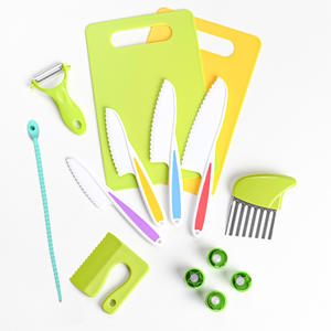 Juego de cuchillos de plástico Montessori para niños, 4 piezas, herramientas de cocina de juguete seguras para niños pequeños, juego de cocina, edad de 2 a 4 años, unisex - Product Image 3