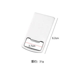 Abridor de Botellas de Bebidas y Cerveza Portátil y Duradero de Acero Inoxidable con Forma de Tarjeta de Crédito - Product Image 6