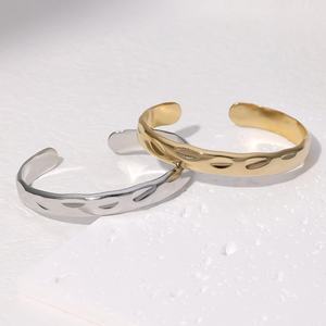 New Design Wholesale Custom PVD 24K <b>Gold</b> <b>Plated</b> Anti-Allergy Stainless Steel <b>Bangle</b> - Product Image 6