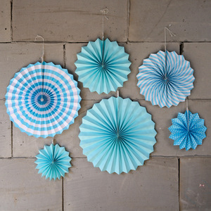 Éventails en <span class=keywords><strong>papier</strong></span> pliables en gros, décorations multicolores en rosettes de <span class=keywords><strong>papier</strong></span> pour mariages, banquets, hôtels, fêtes et événements - Product Image 5